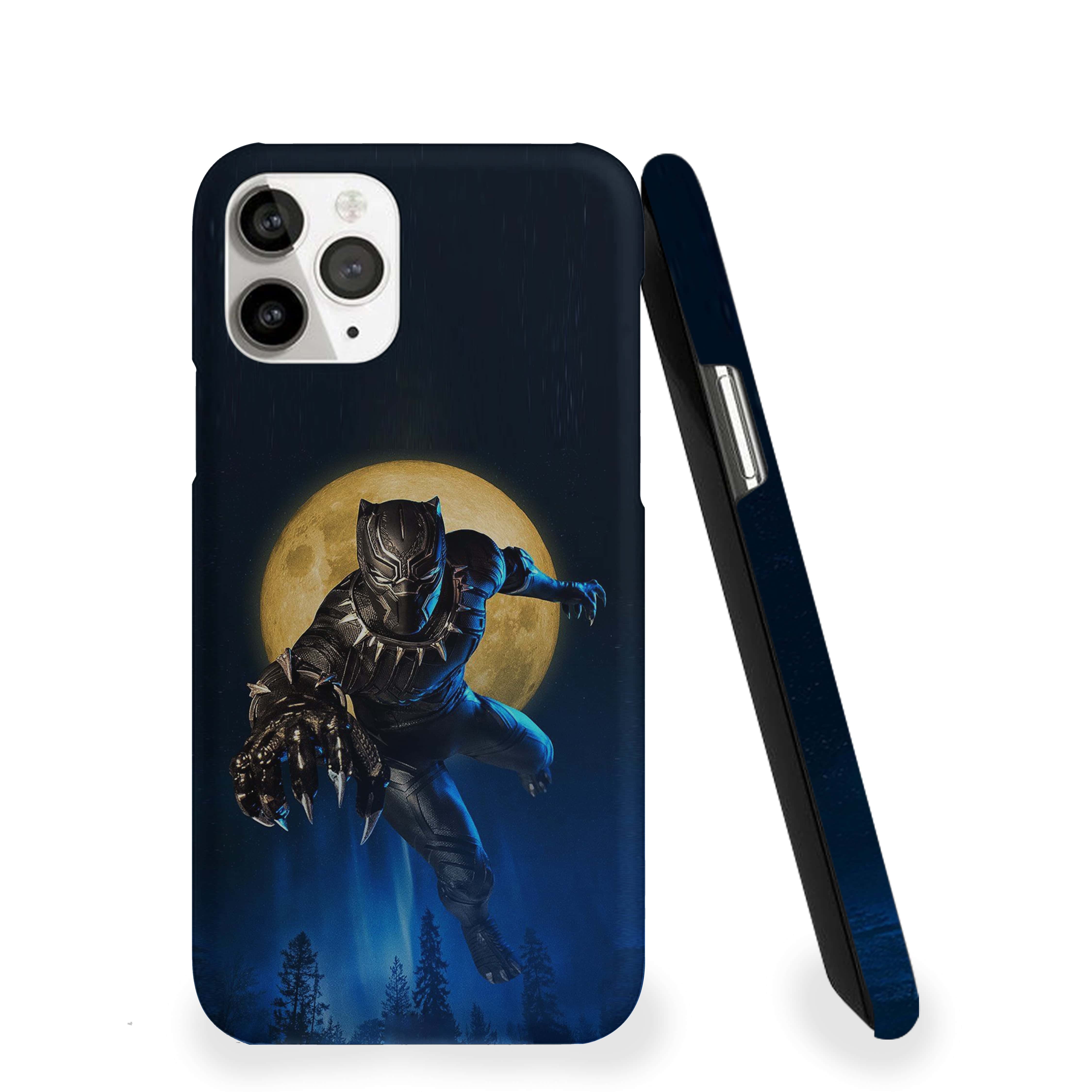 Black Panther against a backdrop of the night sky Phone Cover