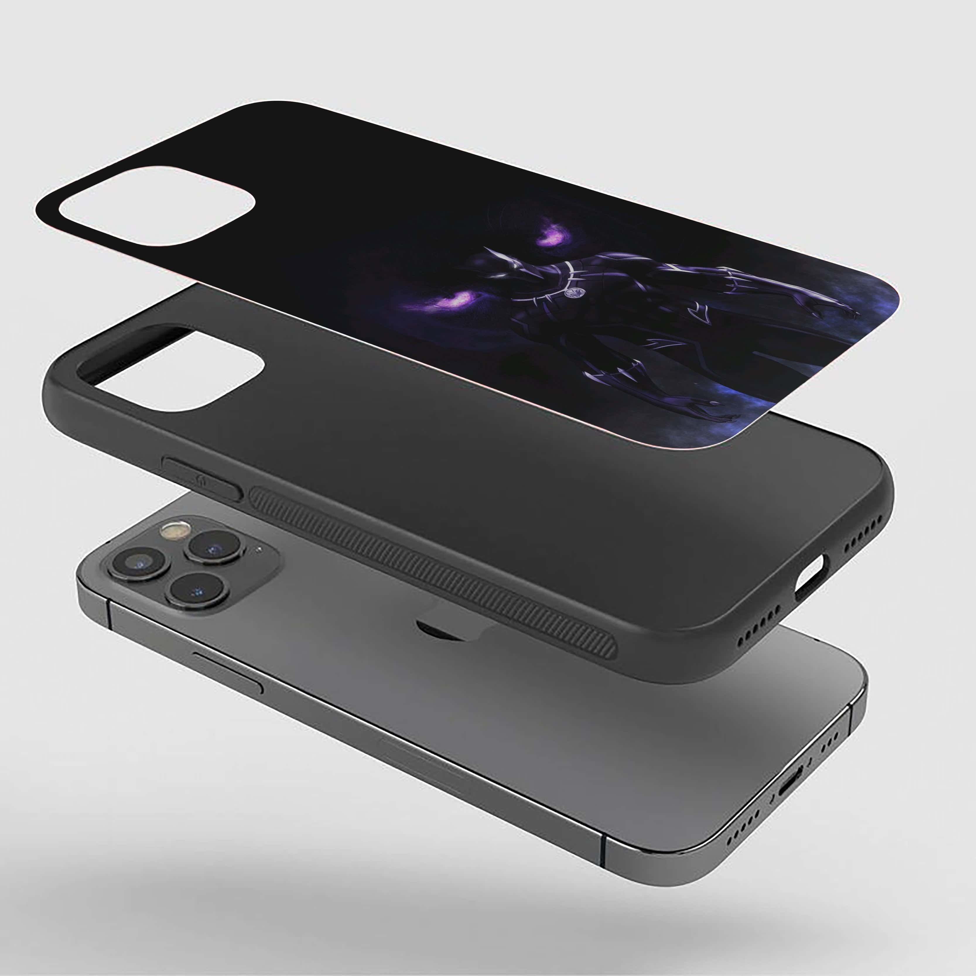 Black Panther in a powerful pose Silicone Armored Phone Case